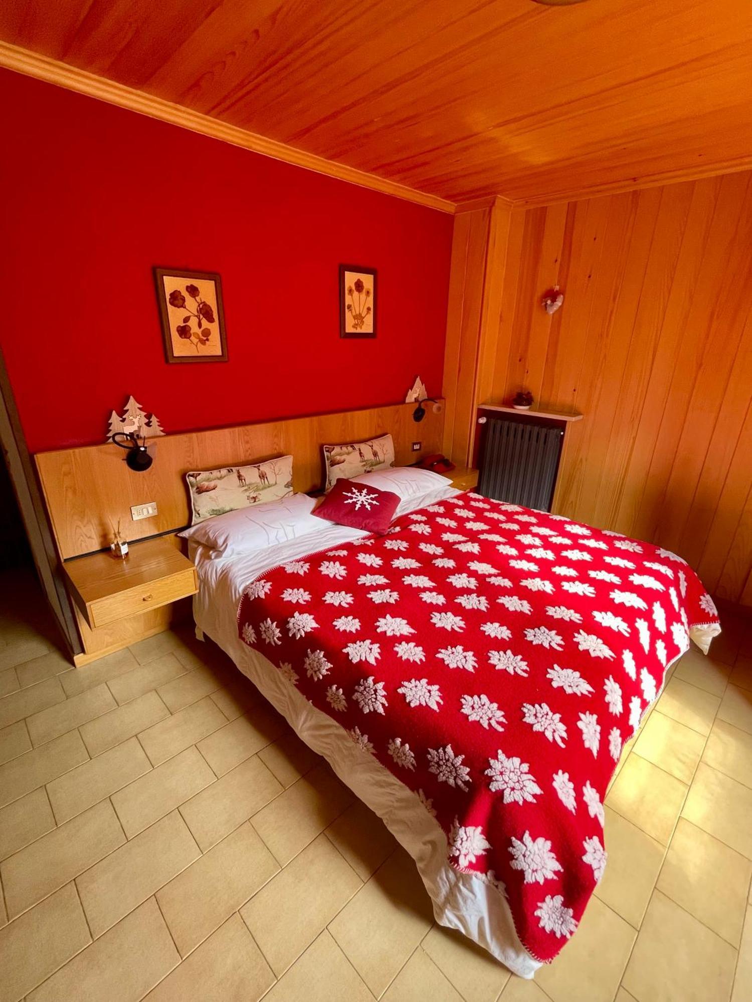 Hotel Carrara Serina  Esterno foto