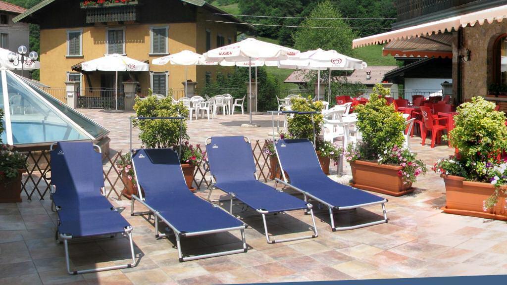 Hotel Carrara Serina  Esterno foto
