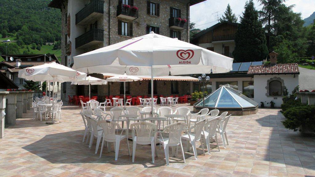 Hotel Carrara Serina  Esterno foto