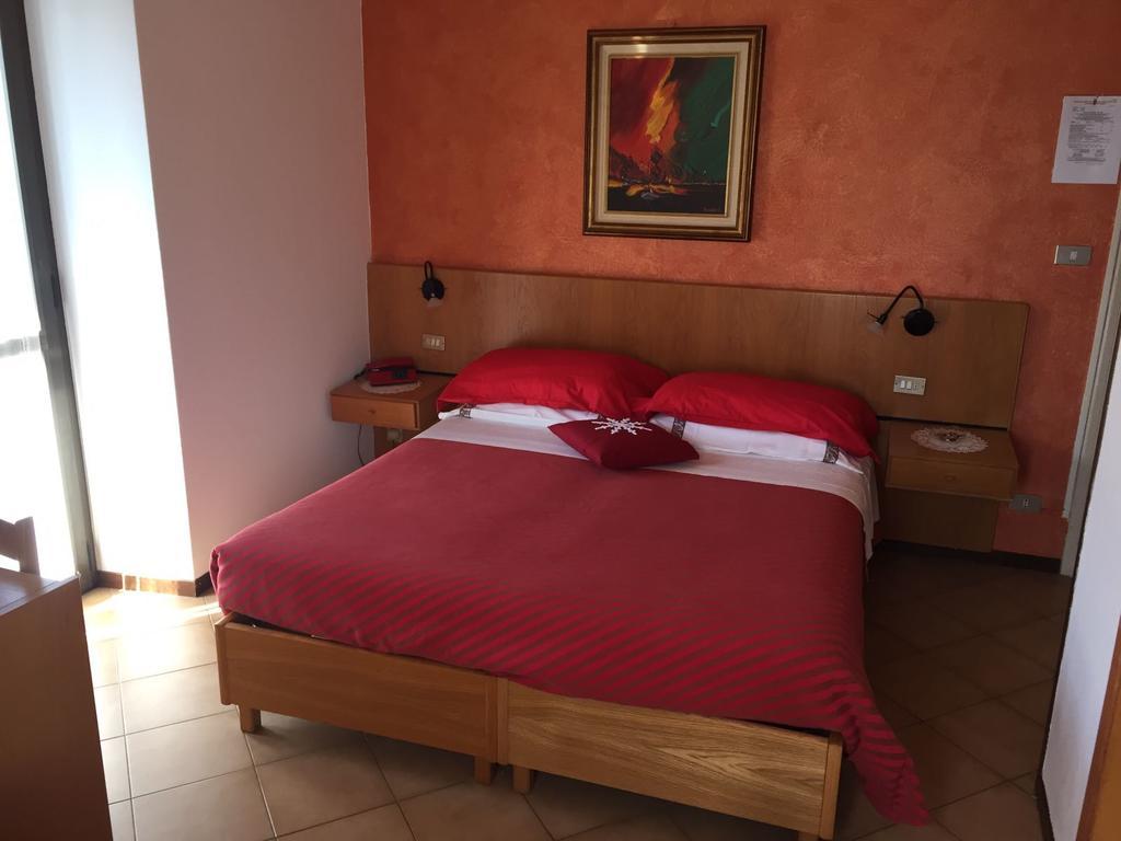 Hotel Carrara Serina  Esterno foto