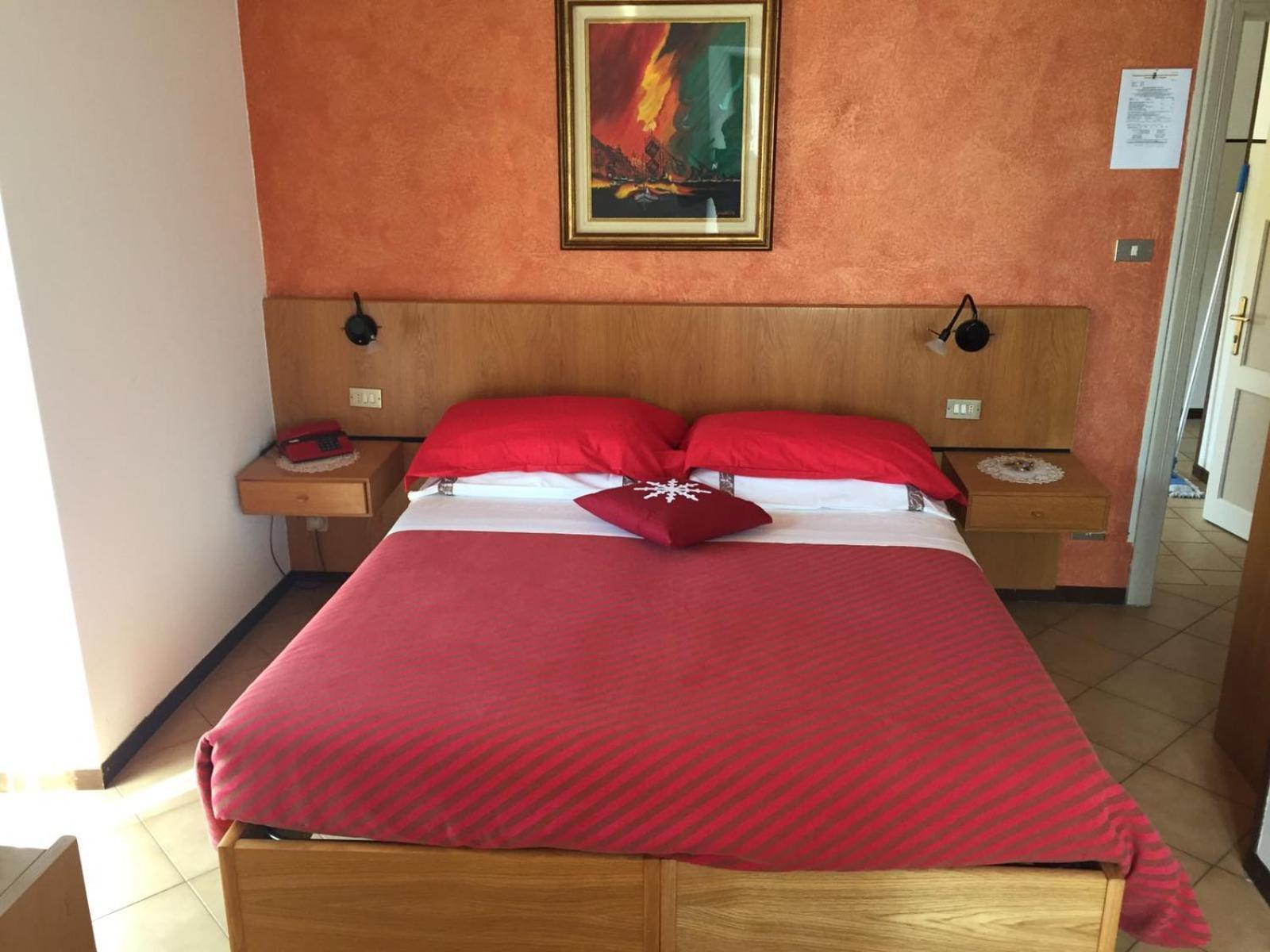 Hotel Carrara Serina  Esterno foto